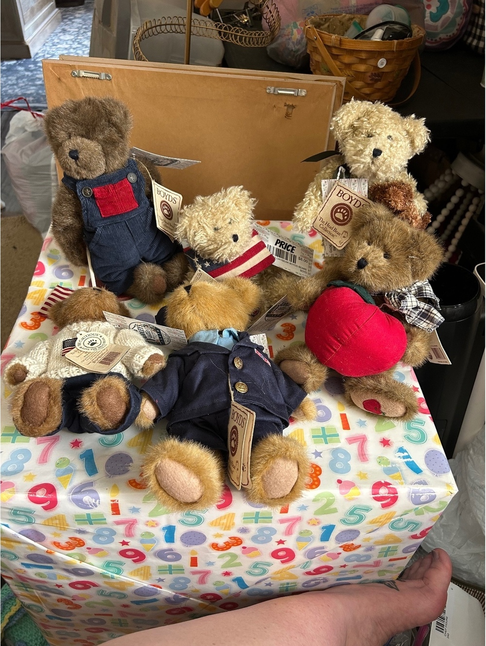 Lot of 6 Boyd’s bears plus 2 stands